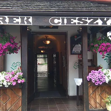 Dworek Cieszynski Otel *